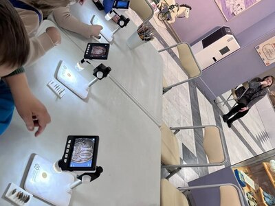 В музейном центре "Очевидно"